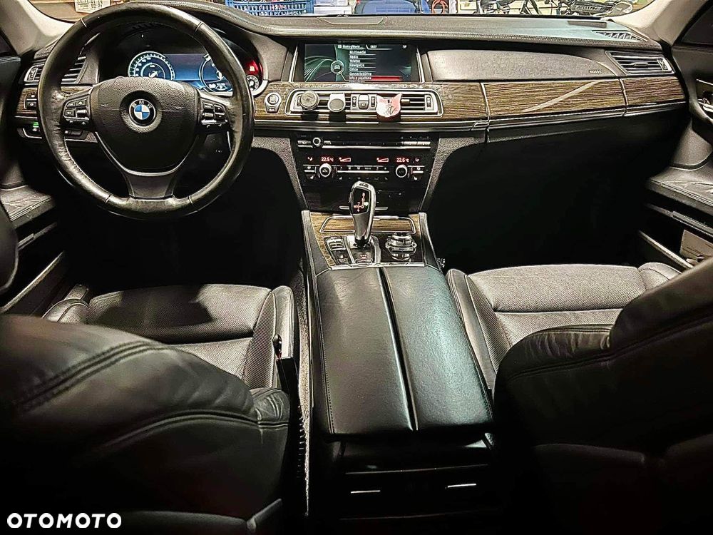 BMW Seria 7 730d - 13