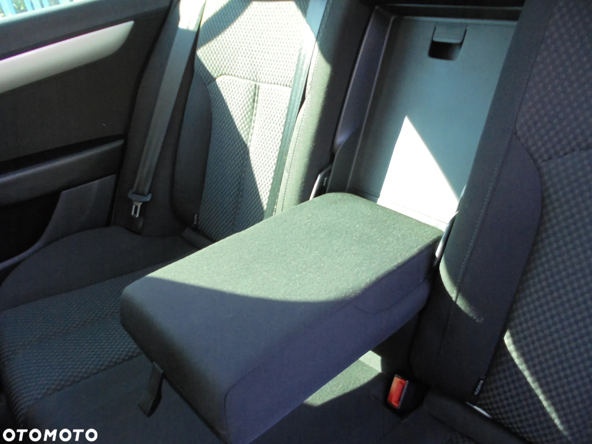 Volkswagen Passat 2.0 TDI Comfortline - 38