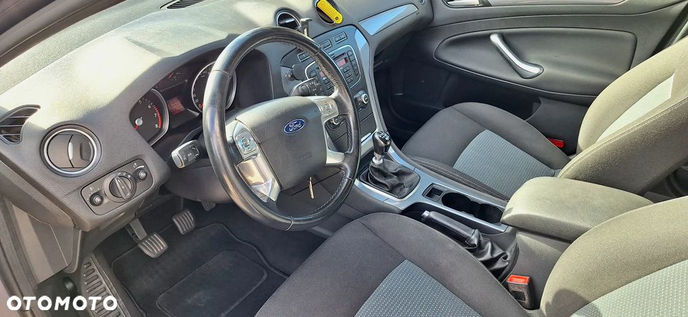 Ford Mondeo 1.6 T Ambiente - 20