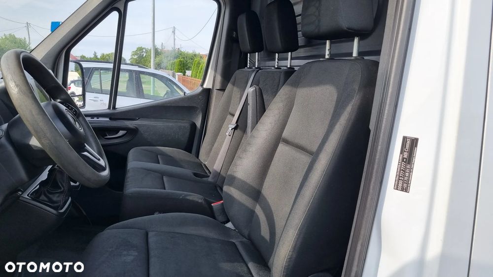 Mercedes-Benz Sprinter - 32