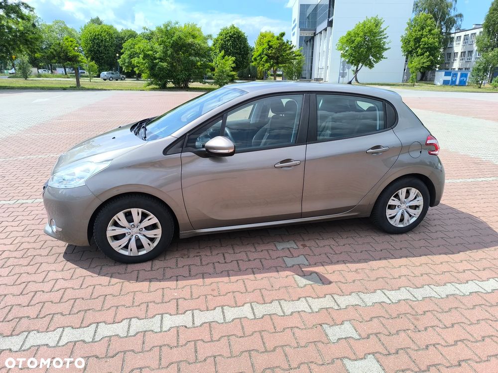 Peugeot 208 1.2 VTi Allure - 12