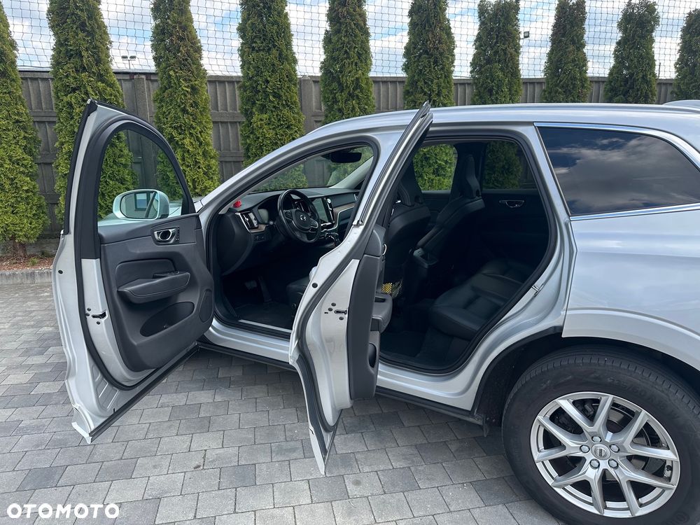 Volvo XC 60 T5 AWD Geartronic Momentum Pro - 11