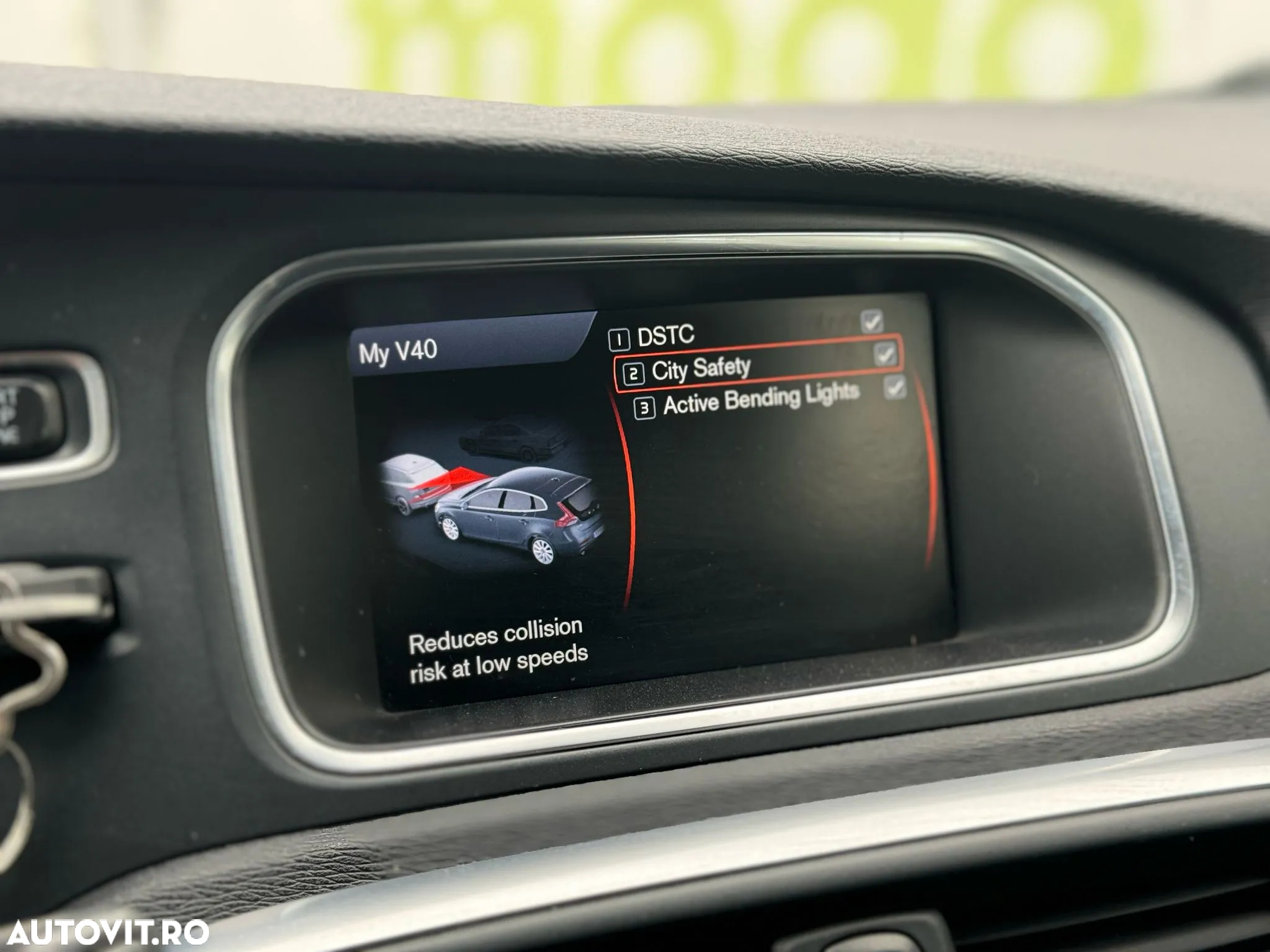 Volvo V40 D2 - 32