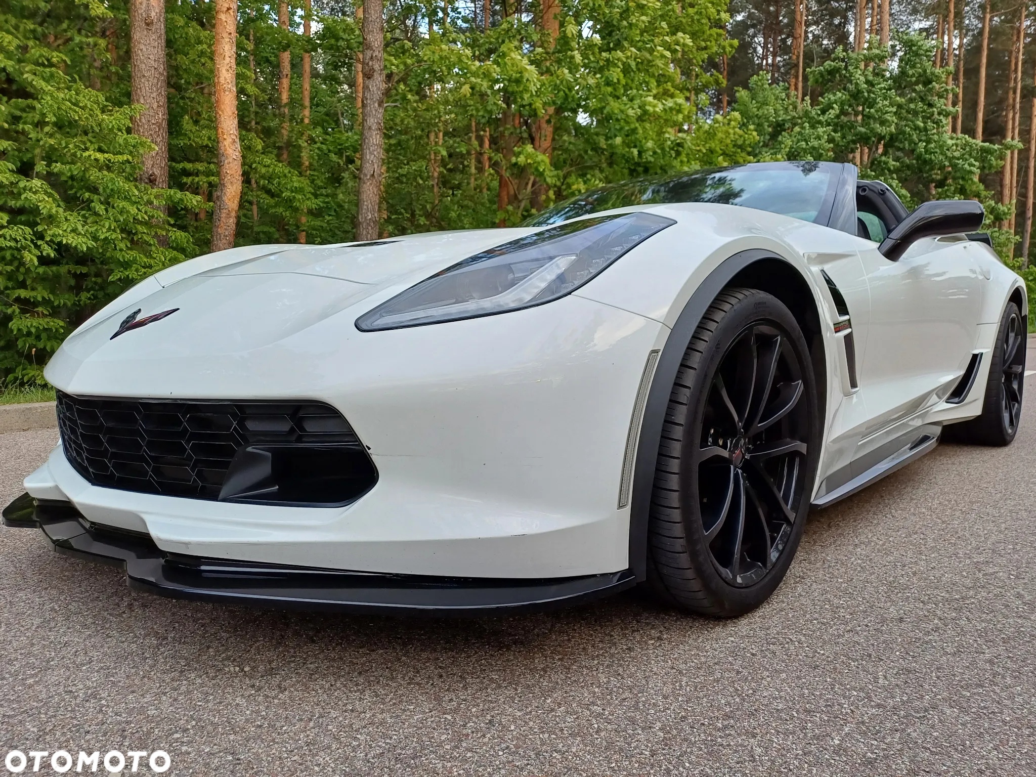 Chevrolet Corvette - 4