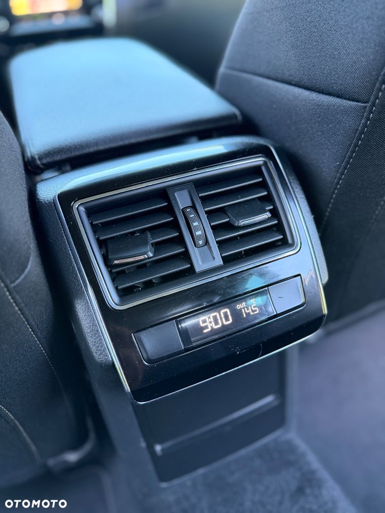Skoda Superb 2.0 TDI 4x4 Premium Edition - 9