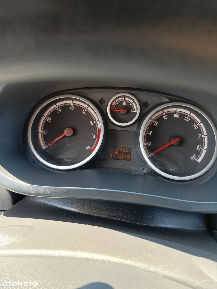 Opel Corsa - 10