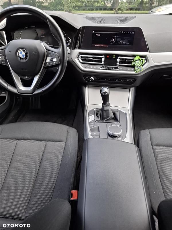 BMW Seria 3 318i - 19