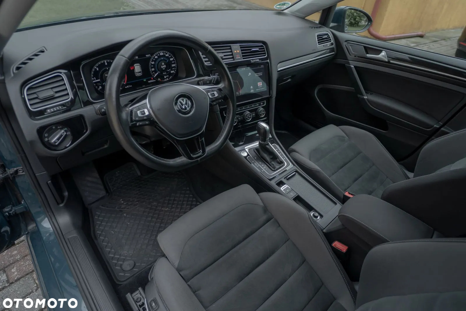Volkswagen Golf 2.0 TDI SCR DSG Highline - 39
