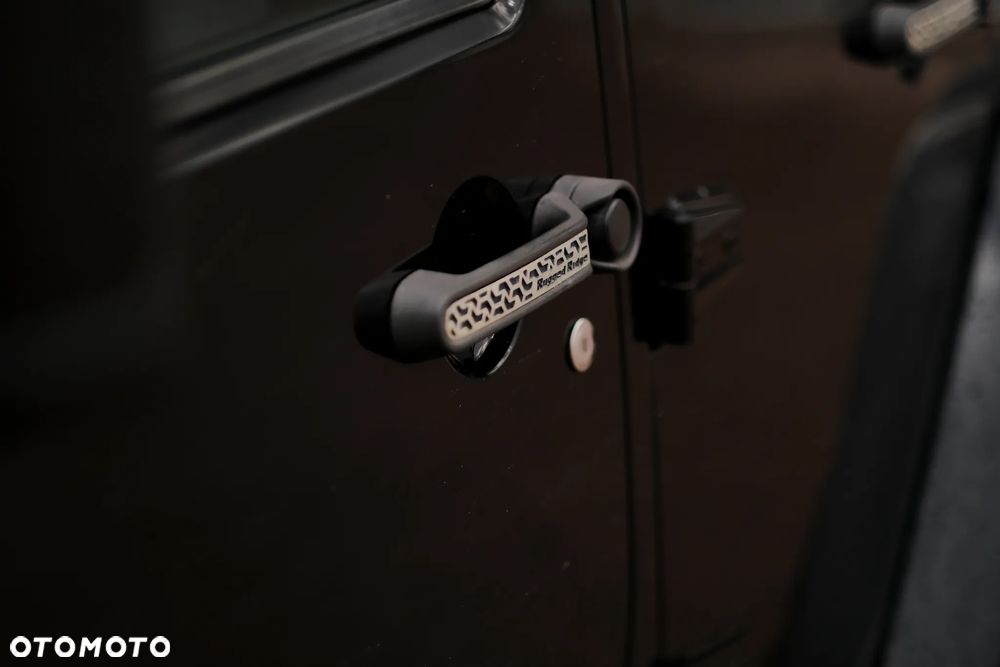 Jeep Wrangler 3.6 Unlim Sahara - 23