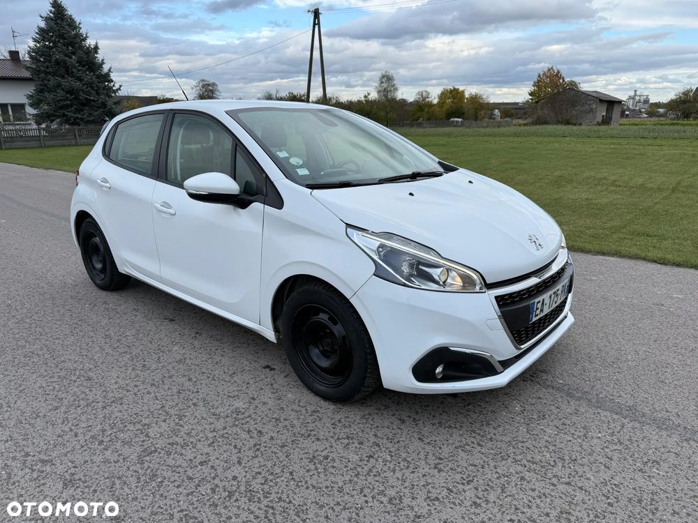 Peugeot 208 - 1