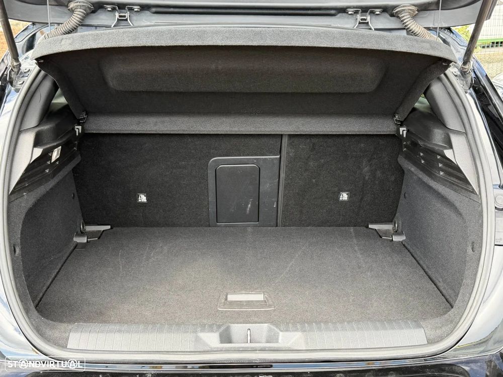 Opel Astra 1.2 T GS Line - 24