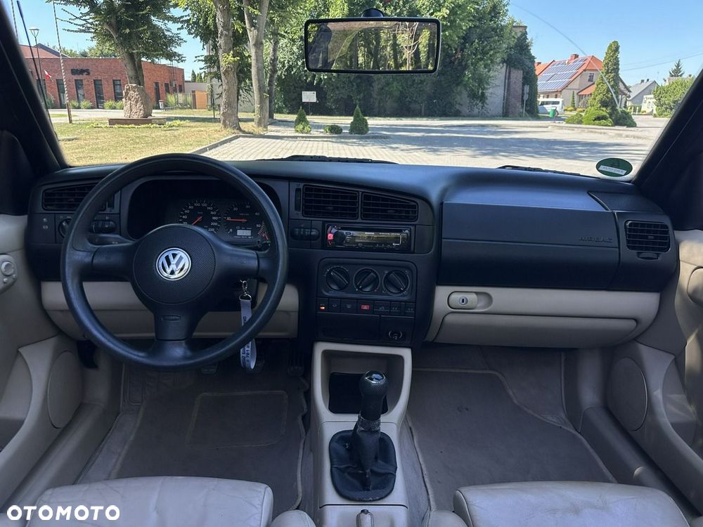 Volkswagen Golf - 10