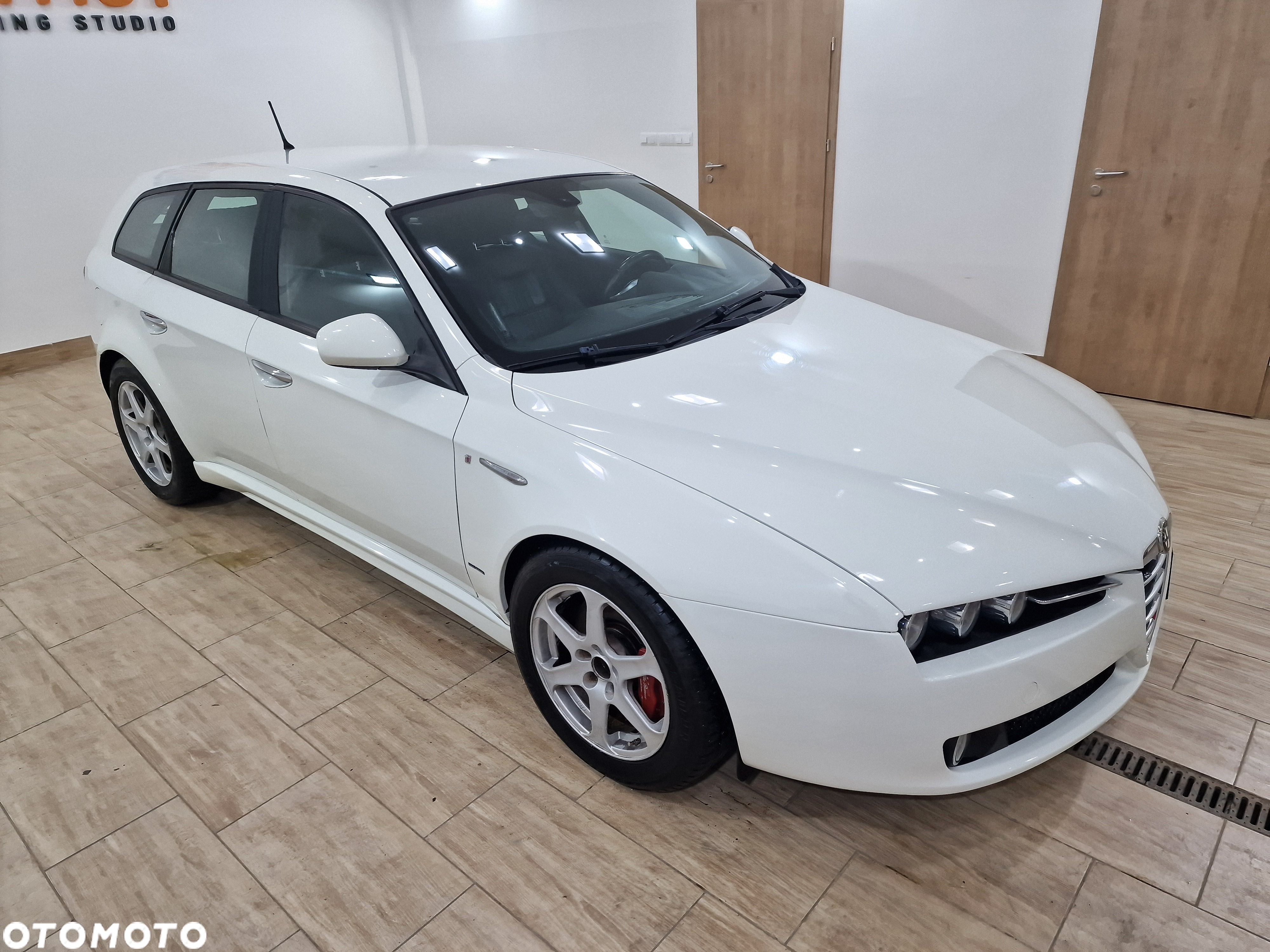 Alfa Romeo 159 1.9JTDM ti - 27