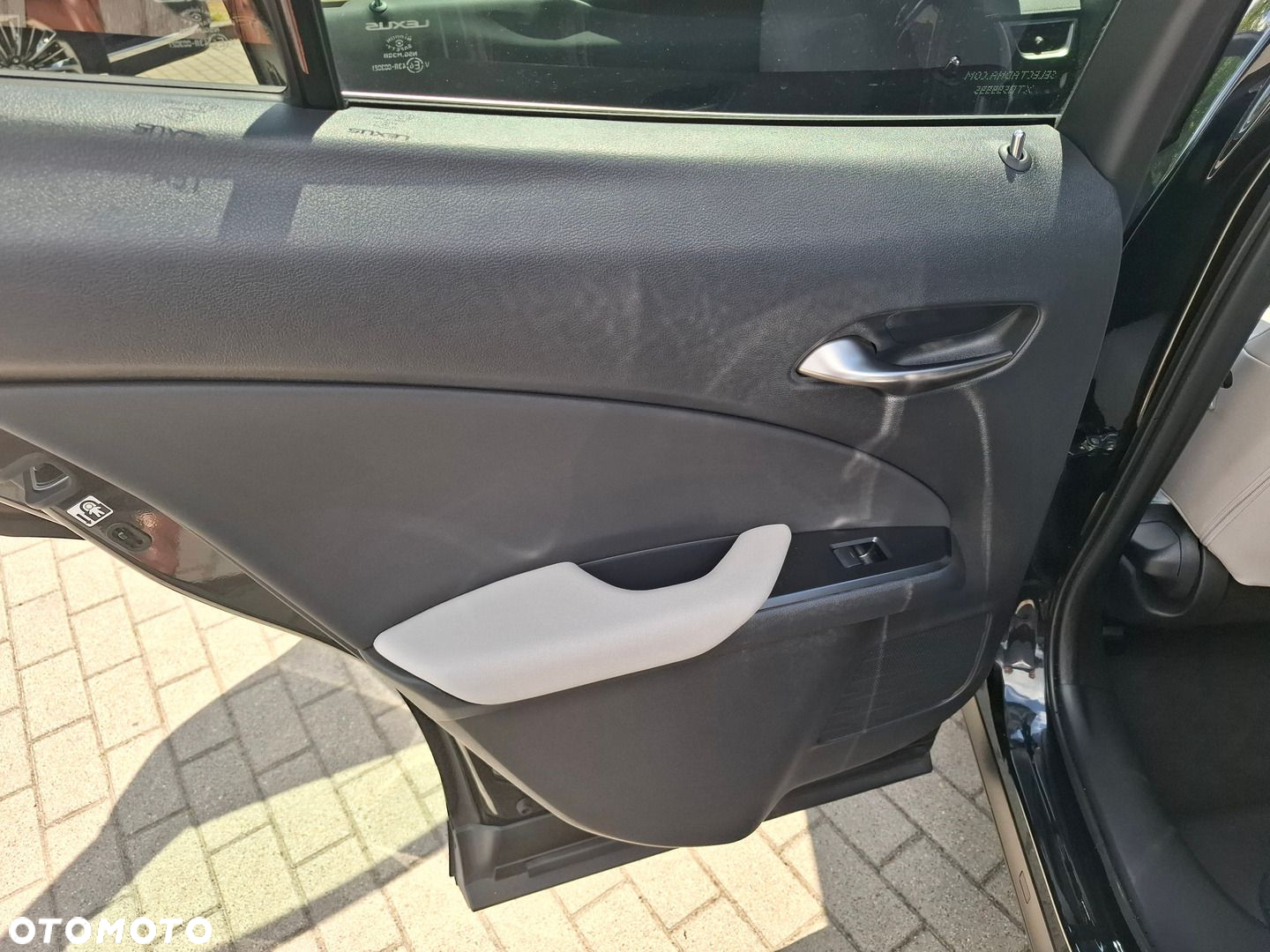 Lexus UX - 18