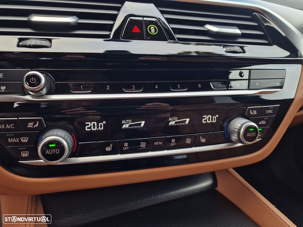 BMW 530 e Pack Desportivo M - 30