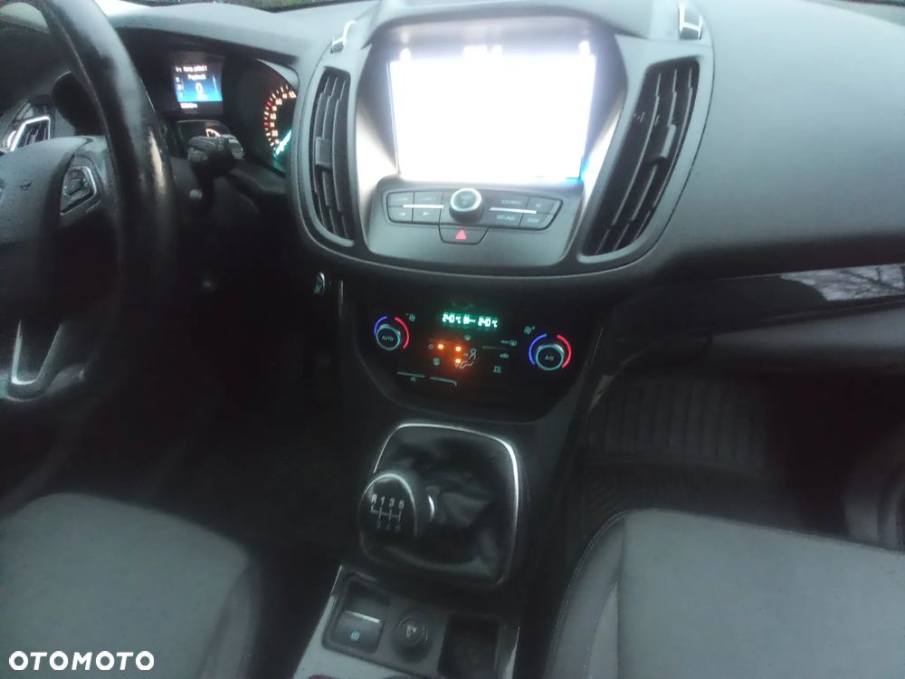 Ford Kuga 2.0 TDCi 4x4 Vignale - 31