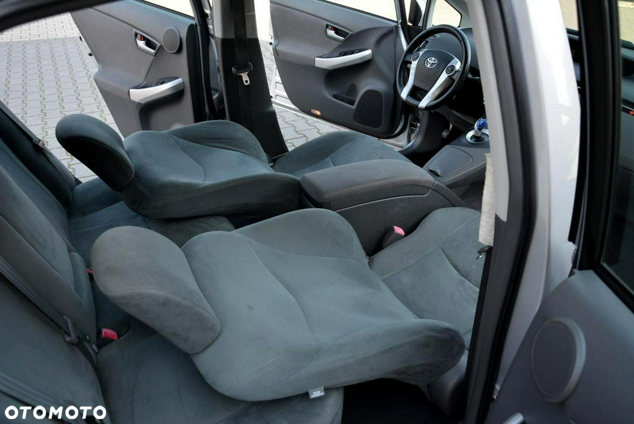 Toyota Prius 1.8 HSD Sol - 18