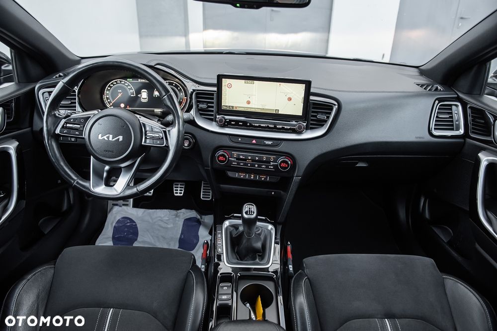 Kia XCeed - 30