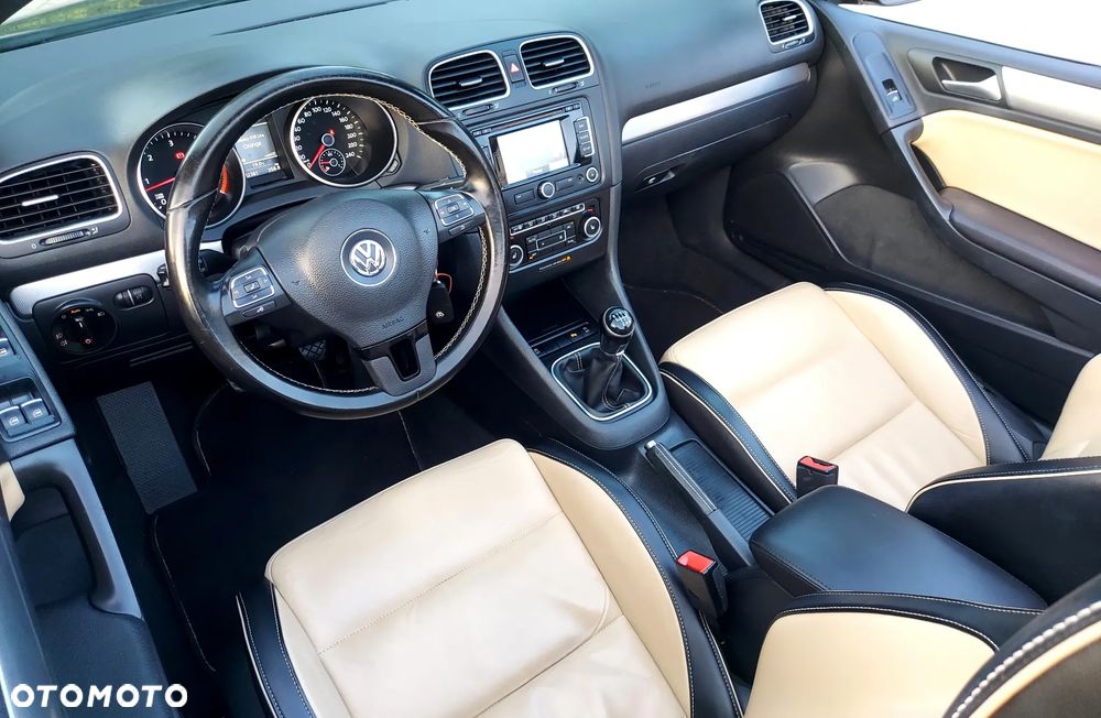 Volkswagen Golf Cabrio 2.0 TDI BlueMotion Technology Exclusive - 25