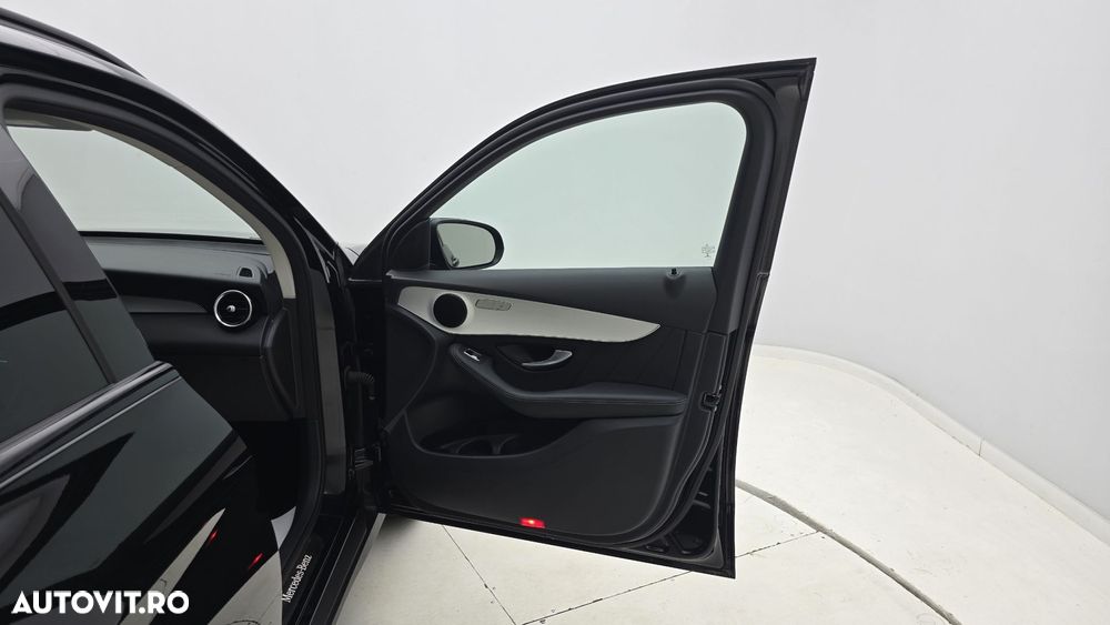 Mercedes-Benz GLC - 16