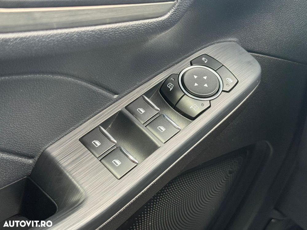 Ford Kuga - 22
