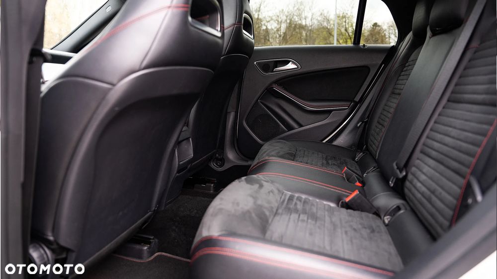 Mercedes-Benz CLA 200 7G-DCT AMG Line - 8