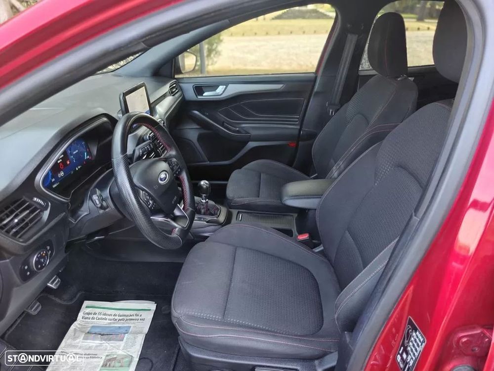 Ford Focus 1.0 EcoBoost MHEV ST-Line - 14