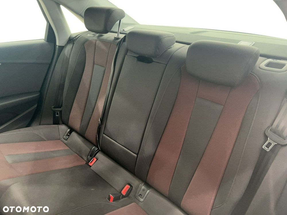 Audi A4 Limousine 35 TDI mHEV Advanced S tronic - 12