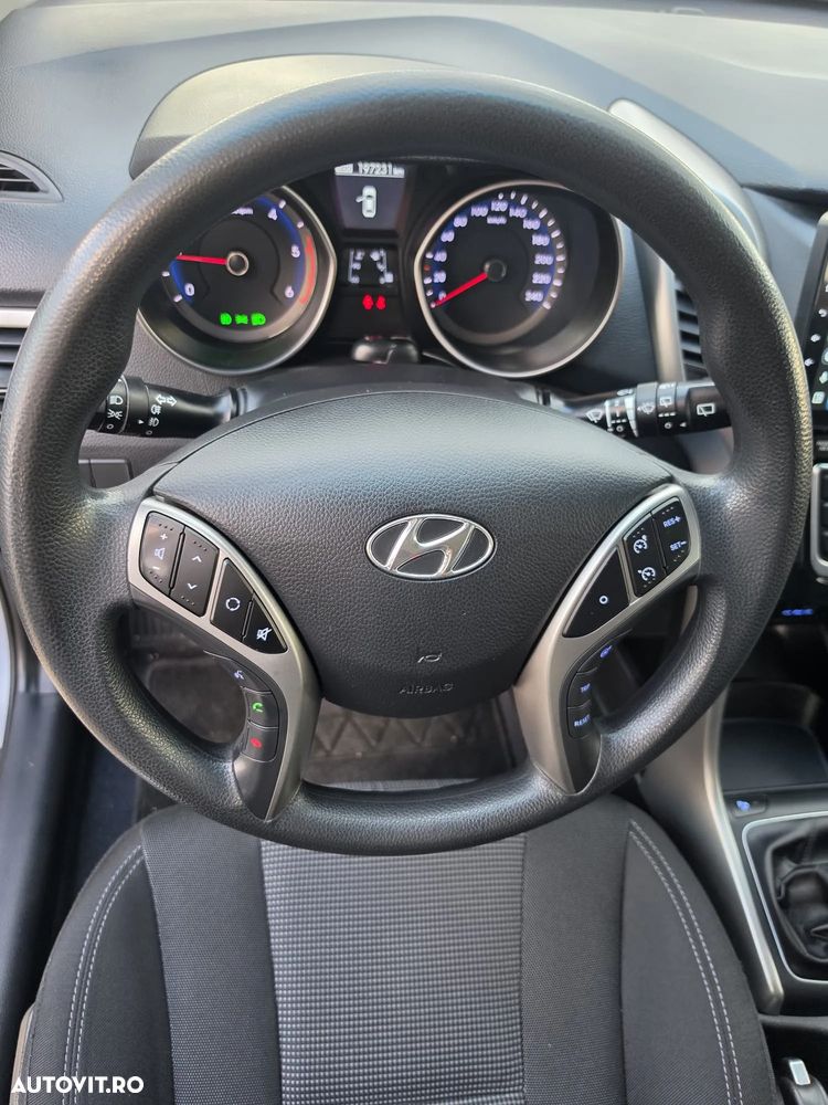 Hyundai i30 blue 1.6 CRDi Classic - 11