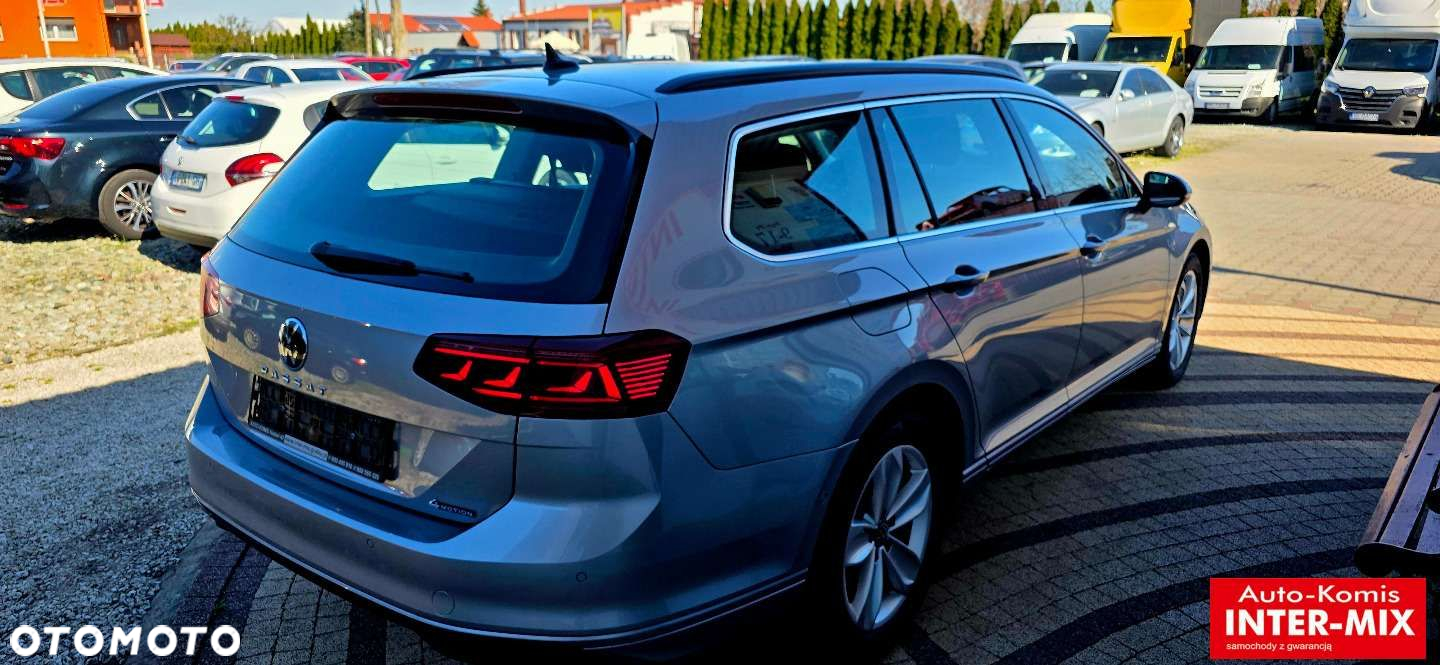 Volkswagen Passat - 4