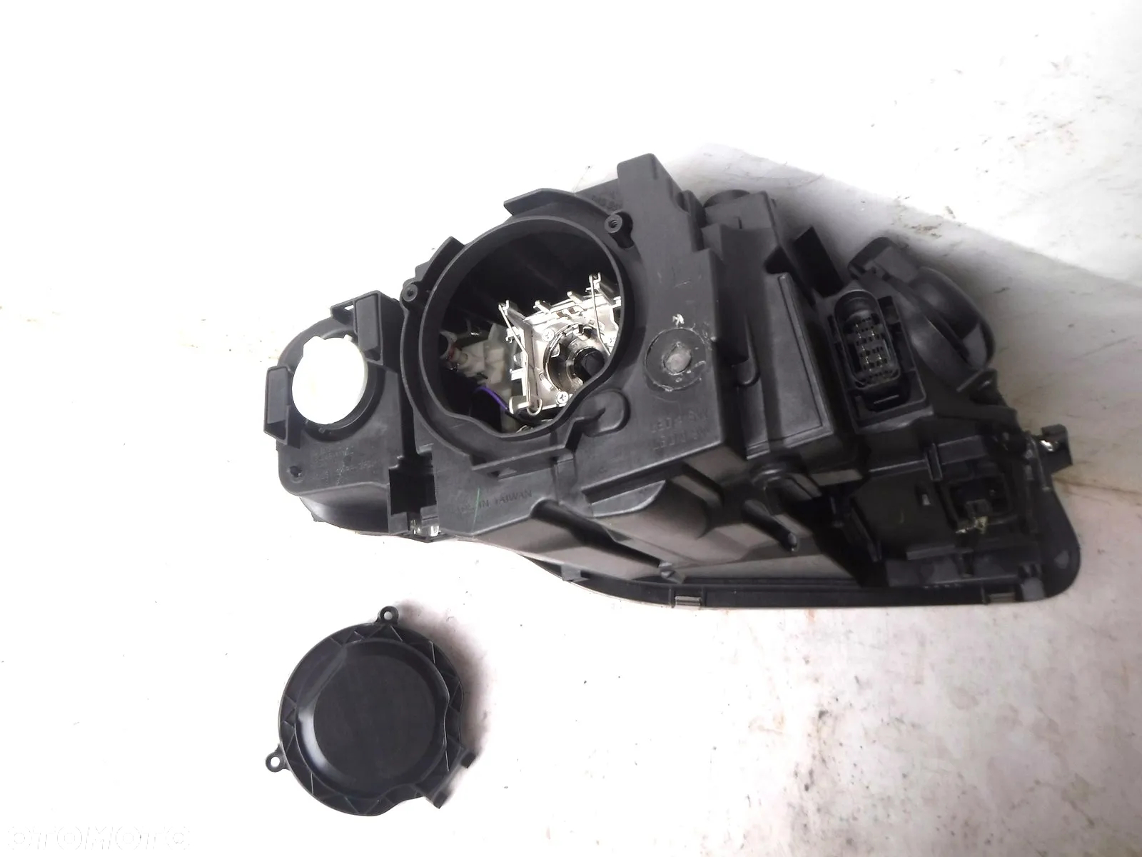 audi a4 b7 lampa przód lewa xenon nowa przednia - 3