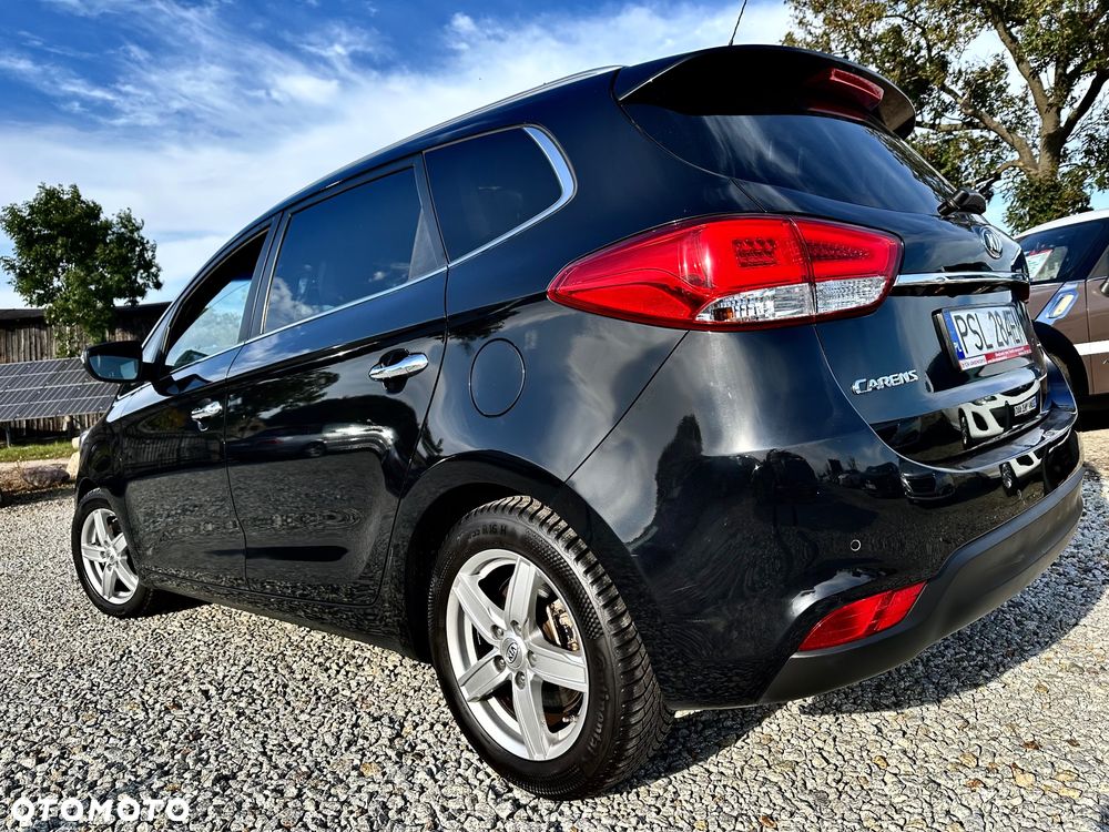 Kia Carens - 37