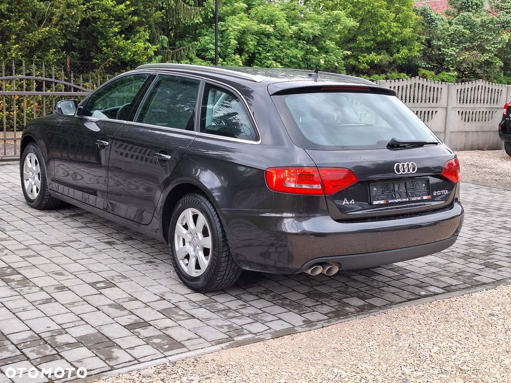Audi A4 Avant - 4