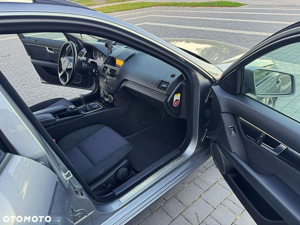 Mercedes-Benz Klasa C 200 CDI Classic - 18