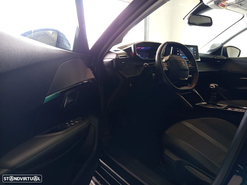 Peugeot 208 1.2 PureTech Active - 12