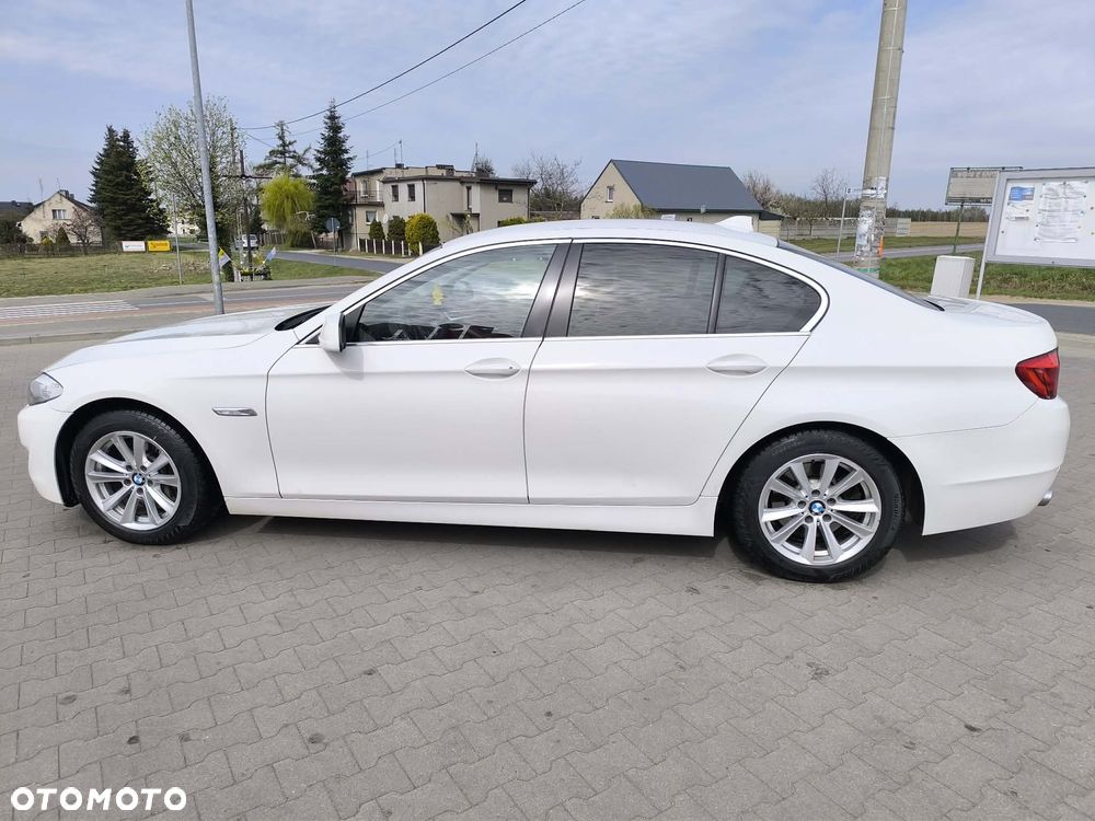 BMW Seria 5 525d xDrive - 8