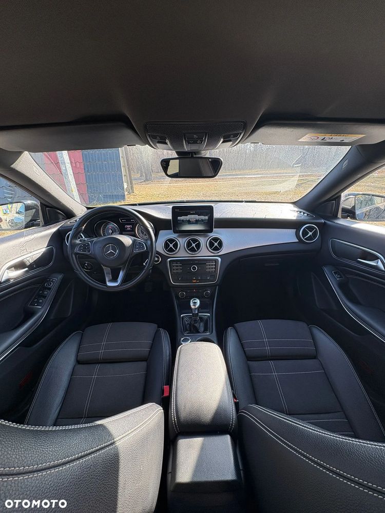 Mercedes-Benz CLA 180 UrbanStyle Edition - 9