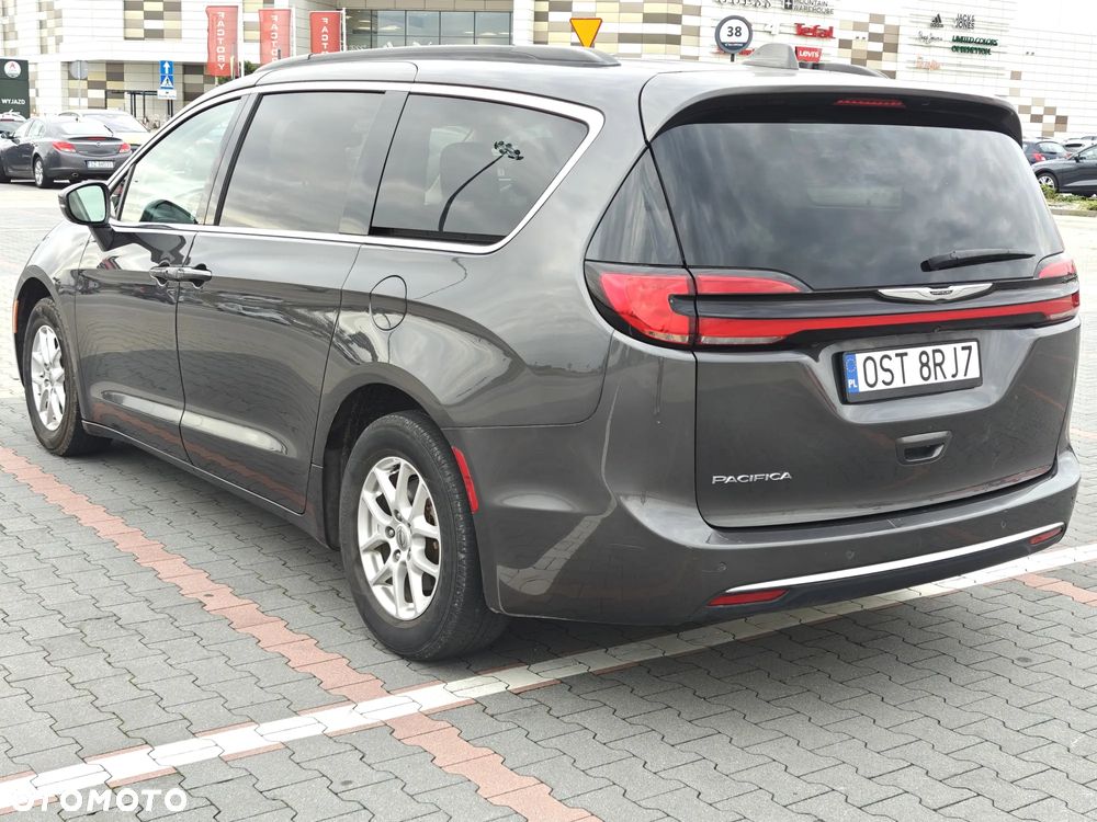 Chrysler Pacifica - 5
