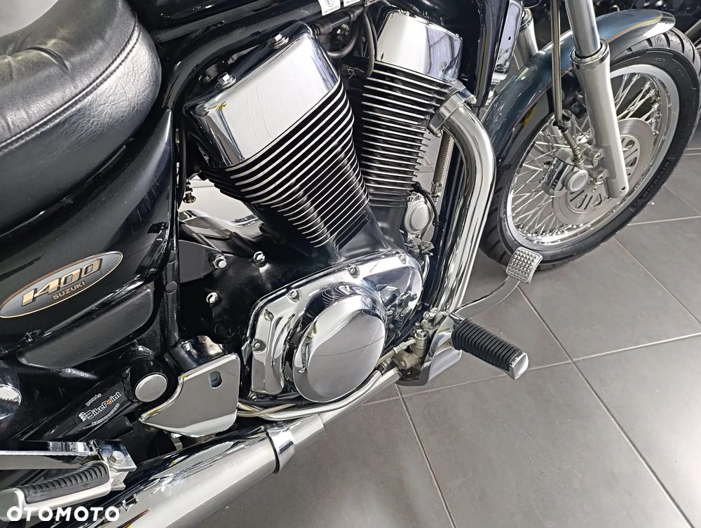 Suzuki Intruder - 17