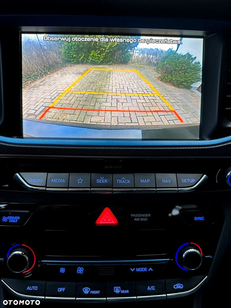 Toyota Prius 1.8 Hybrid Prestige - 2