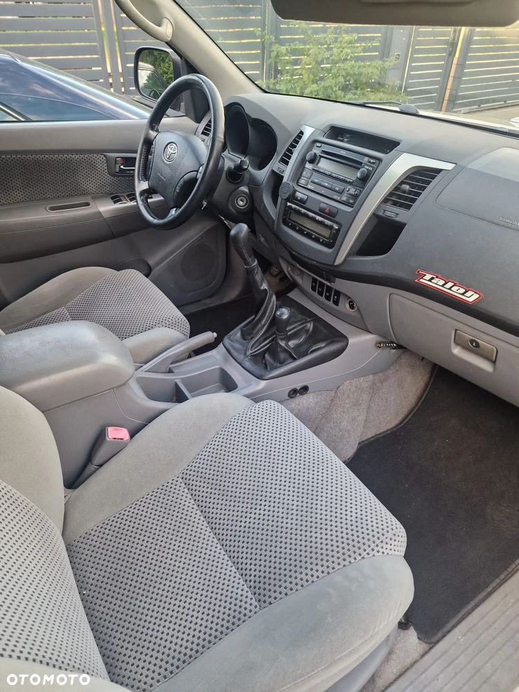 Toyota Hilux 3.0 D-4D Sol - 10