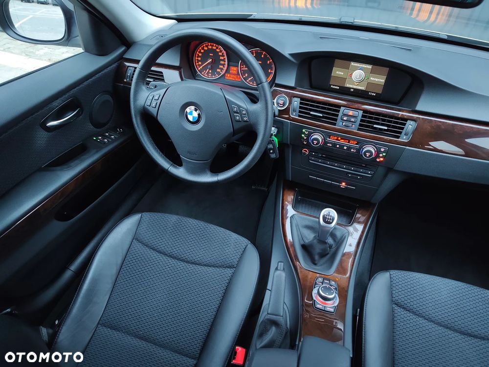BMW Seria 3 318i Edition Exclusive - 26