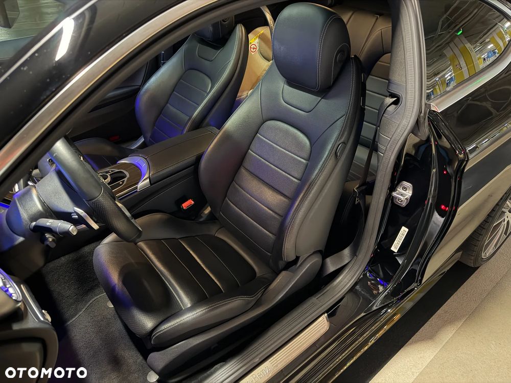 Mercedes-Benz Klasa C 300 9G-TRONIC AMG Line - 30