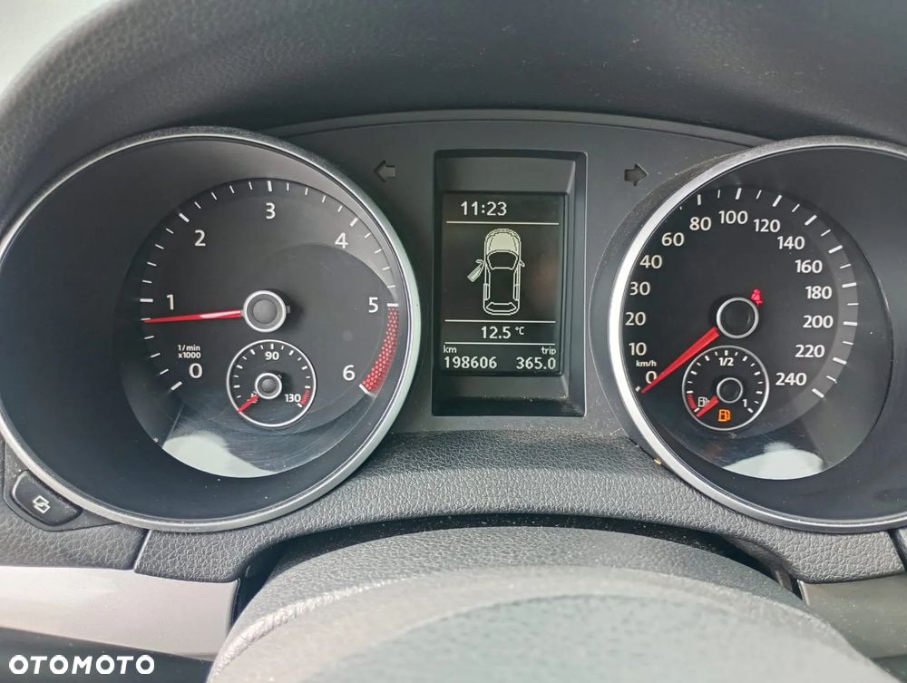 Volkswagen Golf 1.6 TDI DPF Trendline - 11