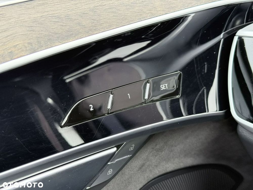 Audi A8 L 55 TFSI quattro tiptronic - 26