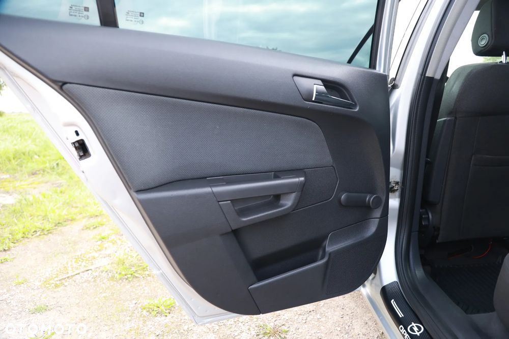 Opel Astra III 1.6 Enjoy - 21