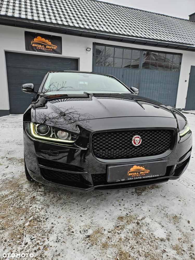 Jaguar XE 2.0 T AWD Prestige - 10