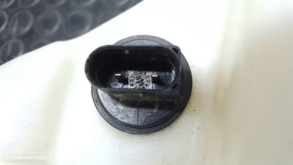 DEPOSITO LIMPA VIDROS VOLKSWAGEN TOUAREG (7LA) TDI R5 - 4