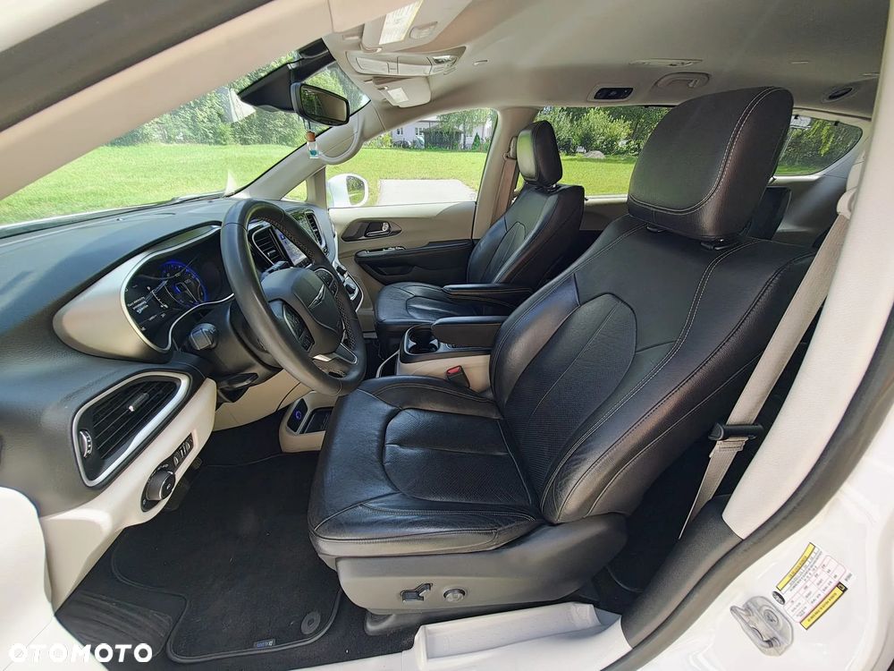 Chrysler Pacifica - 15