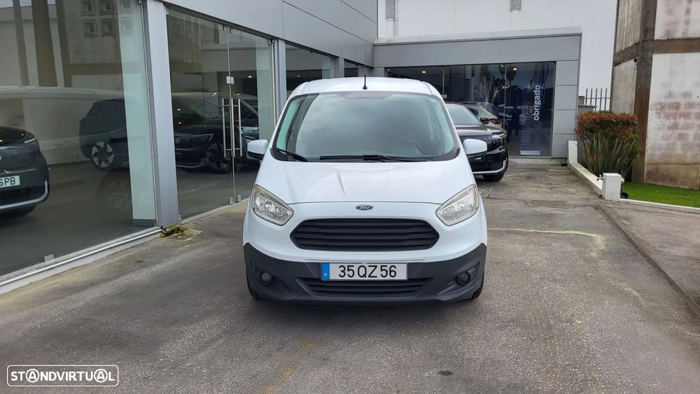 Ford Transit Courier - 12